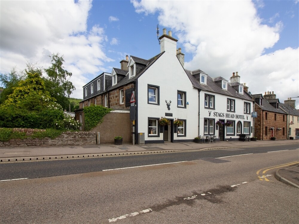 Stags Head Hotel, Golspie à vendre Photo de l’immeuble– Image 1 sur 29