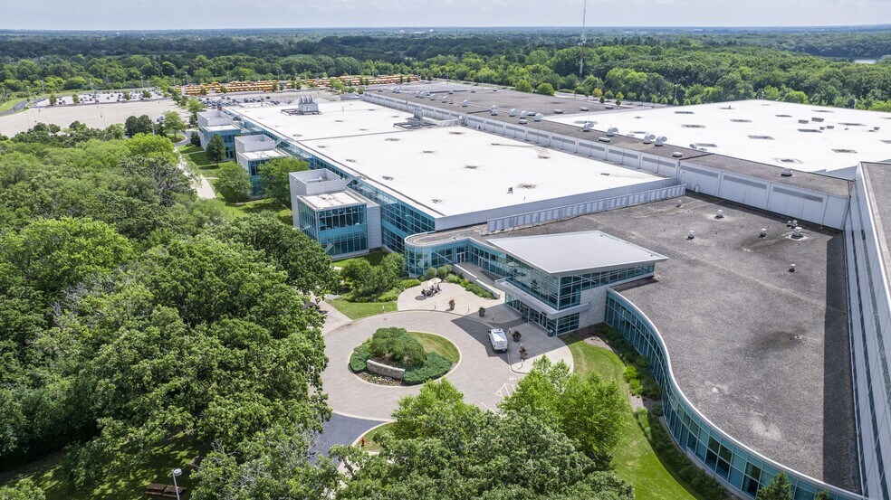 1950 Innovation Way, Libertyville, IL à louer - Photo de l’immeuble – Image 2 sur 44