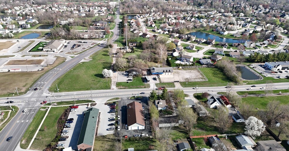 4978 W Smith Valley Rd, Greenwood, IN à vendre - Photo de l’immeuble – Image 3 sur 5