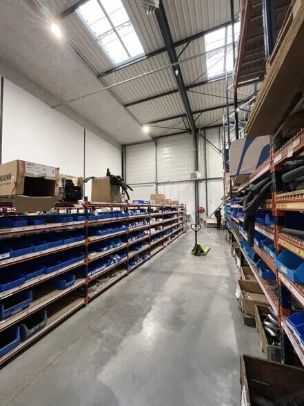 Industriel/Logistique dans Villeneuve-la-Garenne à louer - Photo de l’immeuble – Image 2 sur 14