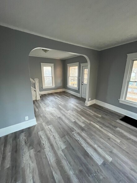 38-Unit, 27 Properties - Akron Portfolio portefeuille de 1 biens à vendre sur LoopNet.fr - Photo de l’immeuble – Image 2 sur 18