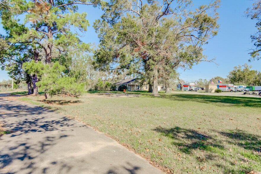 77 Riley Rd, Houston, TX à vendre - Photo de l’immeuble – Image 2 sur 18