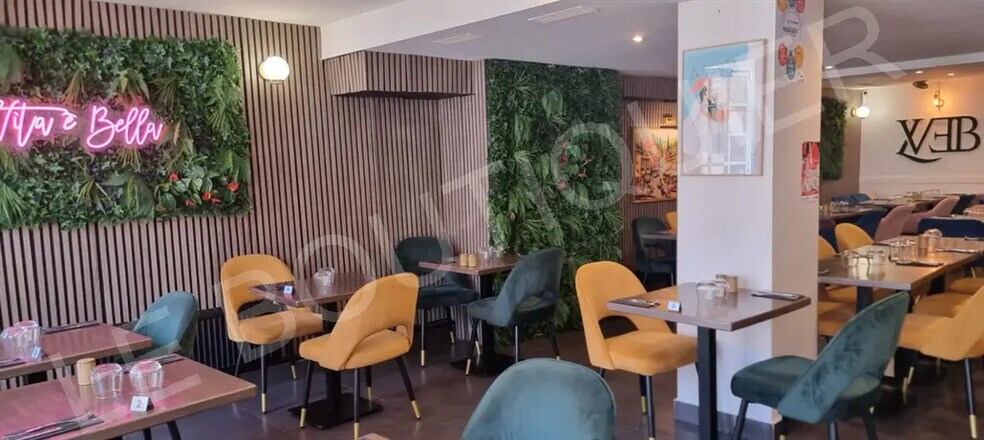 Local commercial dans Pontoise à vendre - Photo de l’immeuble – Image 2 sur 3