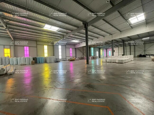 Plus de détails pour Industriel/Logistique à louer