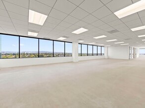 611 Anton Blvd, Costa Mesa, CA à louer Photo intérieure– Image 1 sur 12