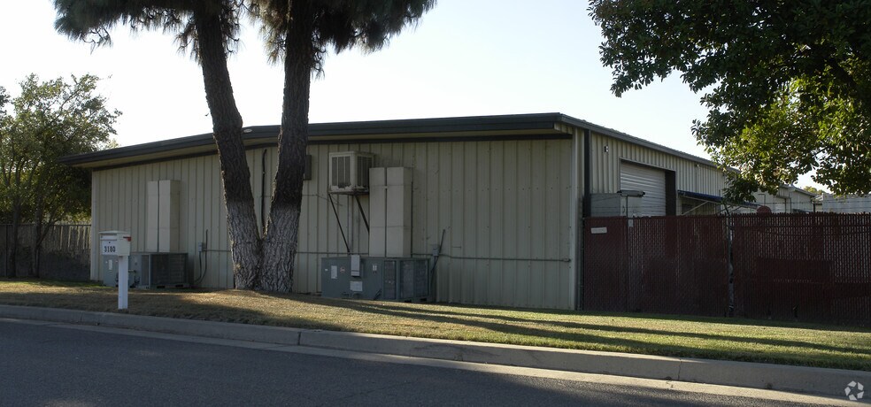 3180 Giannini Rd, Atwater, CA à vendre - Photo de l’immeuble – Image 2 sur 2