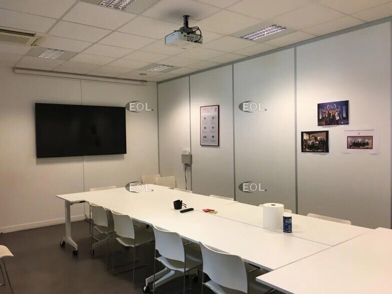 Bureau dans Pantin à louer - Photo de l’immeuble – Image 2 sur 7