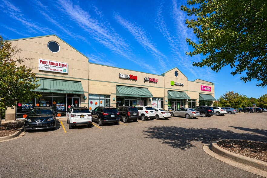 34414-34790 Ford Rd, Westland, MI à louer - Photo de l’immeuble – Image 2 sur 11