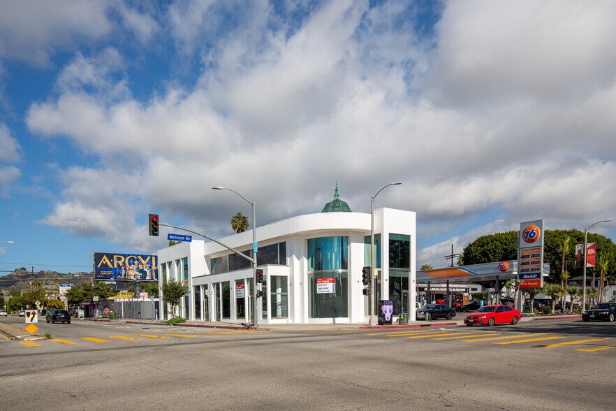 700 N Fairfax Ave, Los Angeles, CA à louer - Photo de l’immeuble – Image 2 sur 7