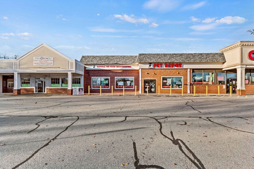 2 Sarahs Way, Fairhaven, MA à louer - Photo de l’immeuble – Image 3 sur 12