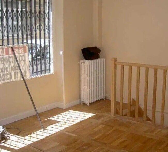 Immeuble residentiel dans Paris à vendre - Photo intérieure – Image 3 sur 6
