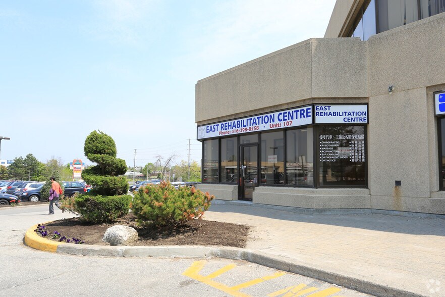 4040 Finch Ave E, Toronto, ON à louer - Photo de l’immeuble – Image 3 sur 15