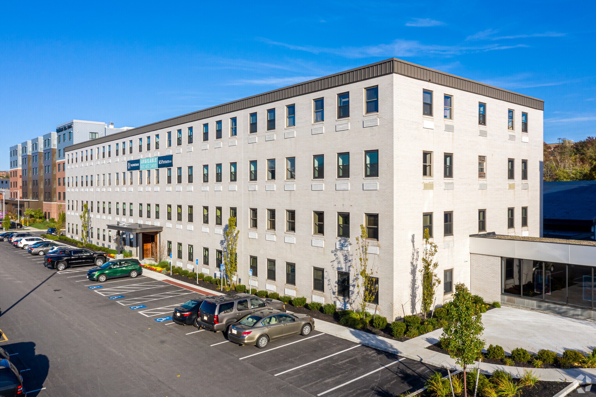 220 Forbes Rd, Braintree, MA à louer Photo principale– Image 1 sur 11