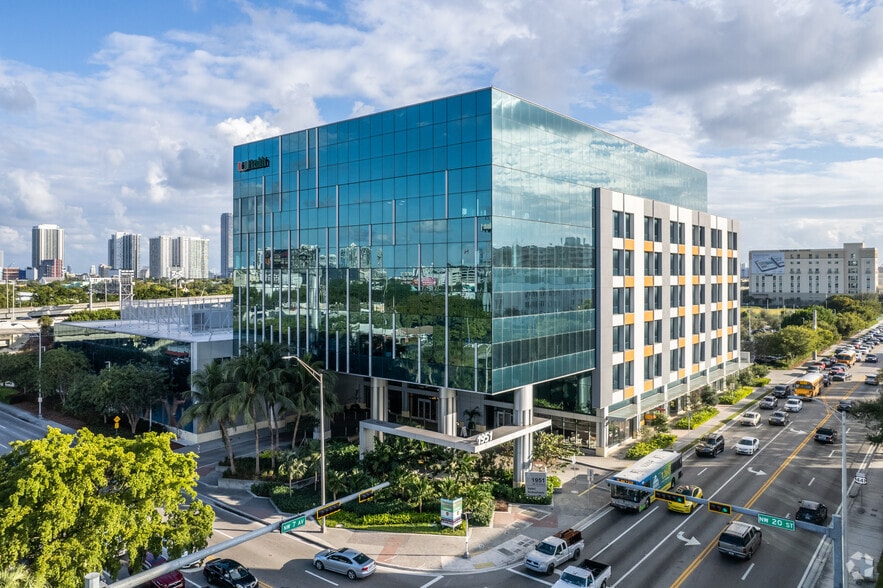 1951 NW 7th Ave, Miami, FL à louer - Photo principale – Image 1 sur 24