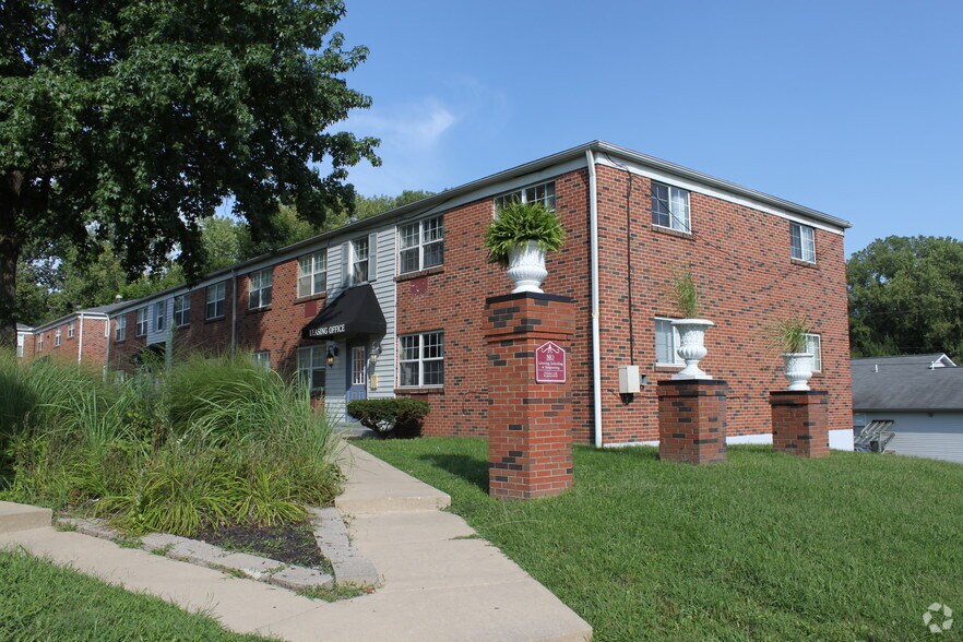 112 Manor Ct, Alton, IL à vendre - Photo de l’immeuble – Image 2 sur 40