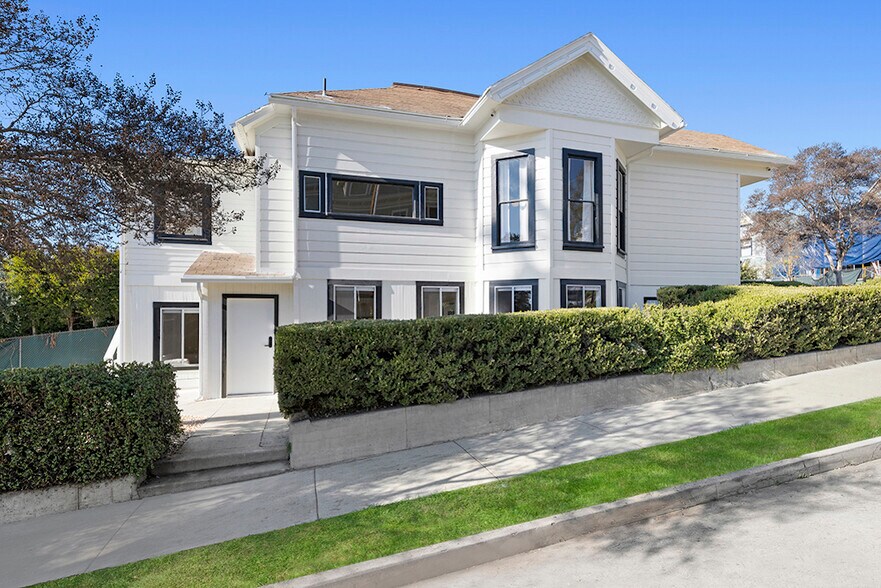 715 Douglas St, Los Angeles, CA à vendre - Photo de l’immeuble – Image 1 sur 32