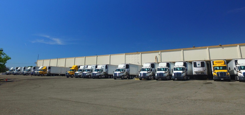 5675 Sunol Blvd, Pleasanton, CA à louer - Photo de l’immeuble – Image 2 sur 7