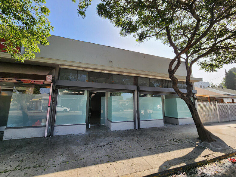 774-780 N Virgil Ave, Los Angeles, CA à louer - Photo de l’immeuble – Image 1 sur 8