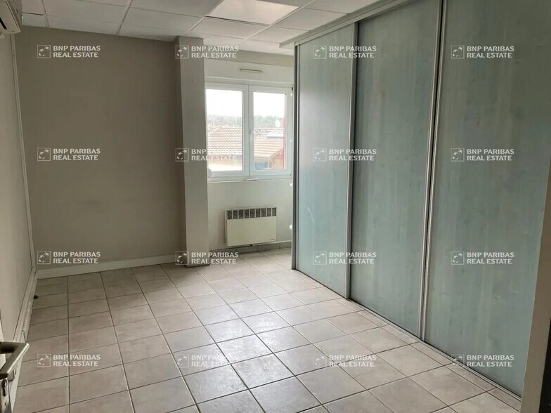 Local d'activités dans Bertrange à vendre - Photo de l’immeuble – Image 3 sur 17