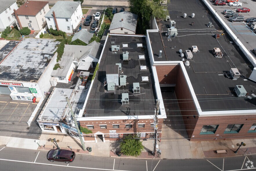 601-693 Sunrise Hwy, Lynbrook, NY à louer - Photo de l’immeuble – Image 3 sur 4
