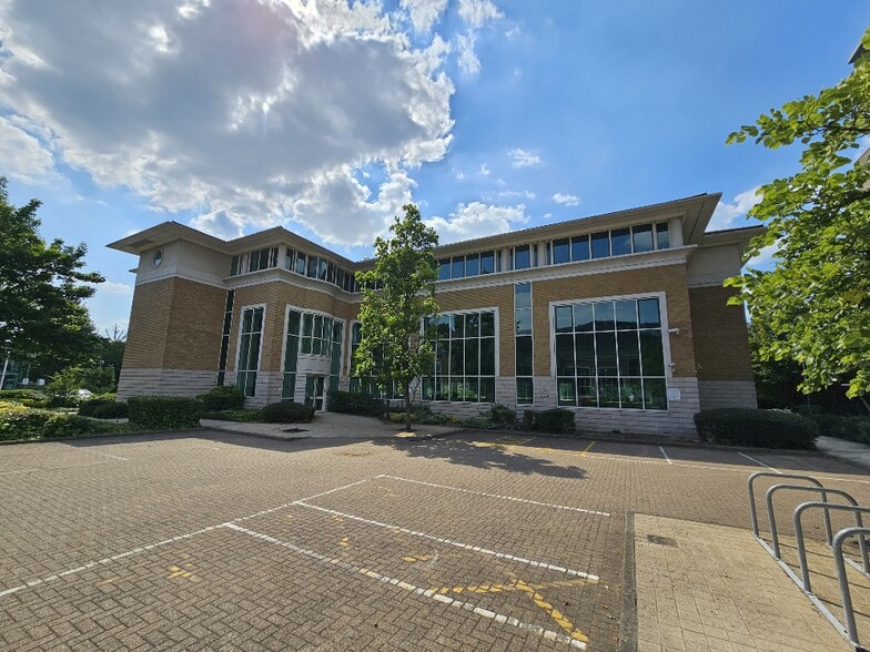 Oxford Rd, Uxbridge à vendre - Photo de l’immeuble – Image 1 sur 7