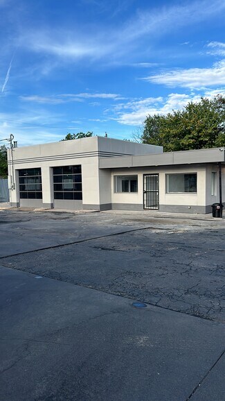 Plus de détails pour 1704 West Ave, San Antonio, TX - Local commercial à vendre