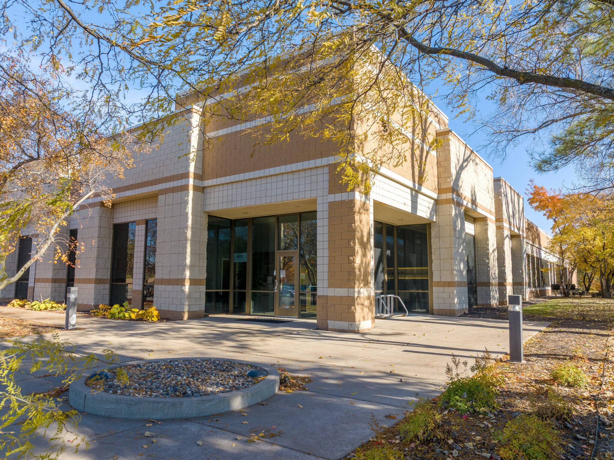 6900 W 110th St, Bloomington, MN à louer Photo de l’immeuble– Image 1 sur 24