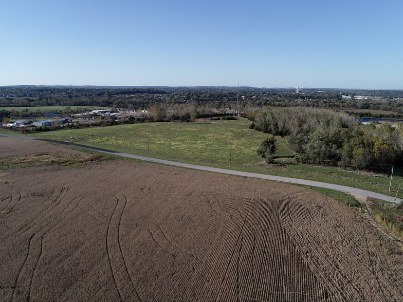 E Gilman Rd, Lansing, KS à vendre - Aérien – Image 1 sur 3