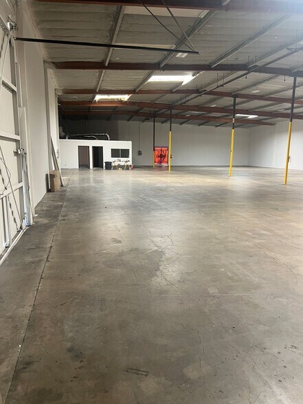 2821 Pomona Blvd, Pomona, CA à louer - Photo de l’immeuble – Image 2 sur 6