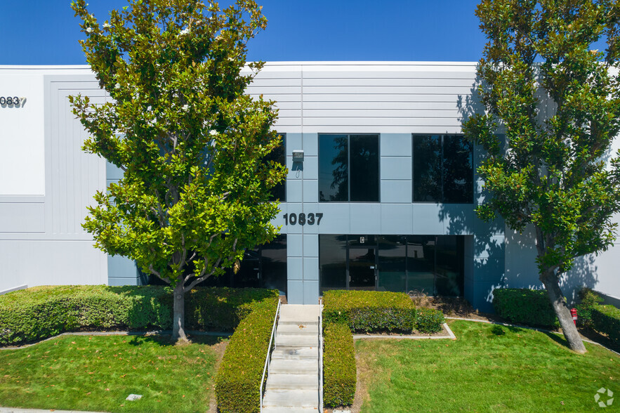 10837 Commerce Way, Fontana, CA à louer - Photo de l’immeuble – Image 3 sur 10