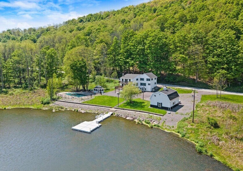 540 Pleasant Mount Dr, Forest City, PA à vendre - Photo de l’immeuble – Image 3 sur 5