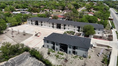100 Ingram Rd, San Antonio, TX - VUE AÉRIENNE  vue de carte - Image1