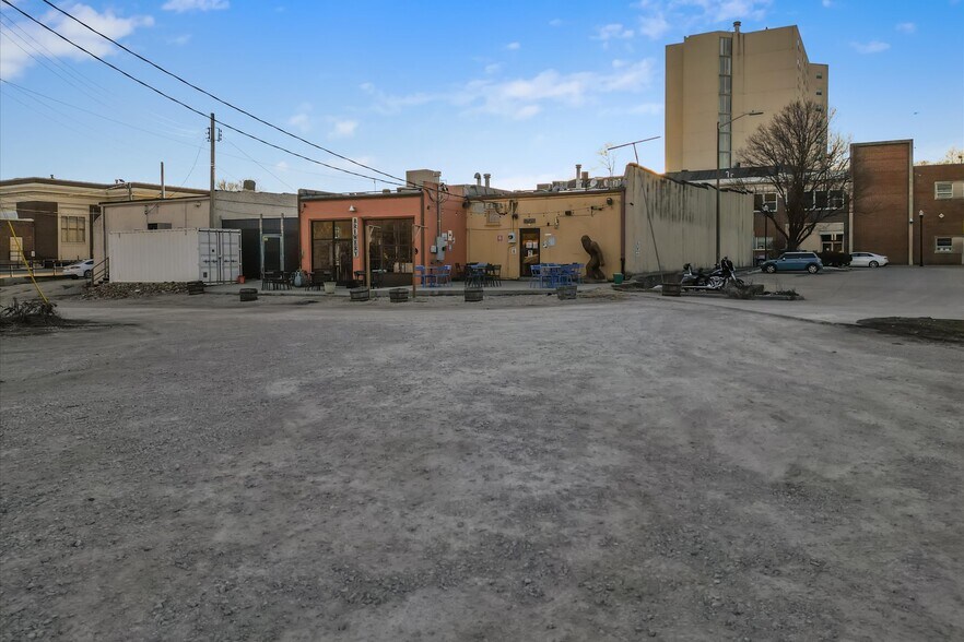 451 S Thompson Ave, Excelsior Springs, MO à vendre - Photo de l’immeuble – Image 2 sur 70