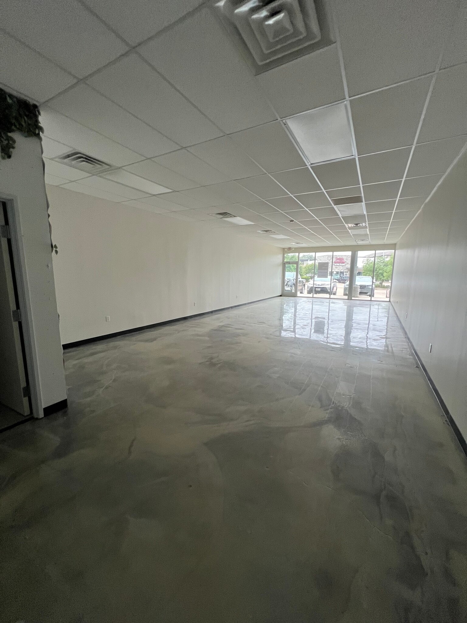 426-428 E Lamar Blvd, Arlington, TX à louer Photo intérieure– Image 1 sur 5