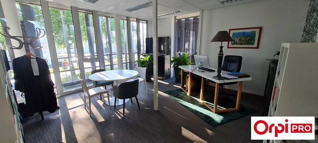 Plus de détails pour Bureau à louer