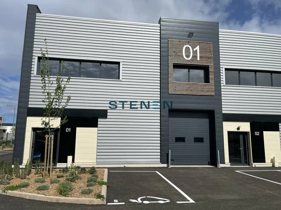 Local d’activités dans Brignoles à louer Photo de l’immeuble– Image 1 sur 26