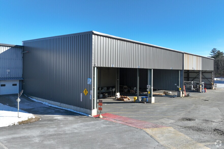 79 Monroe St, Amesbury, MA à vendre - Photo de l’immeuble – Image 2 sur 4