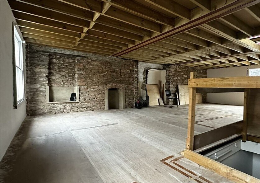 4 Lower St, Dartmouth à vendre - Photo de la construction – Image 3 sur 6
