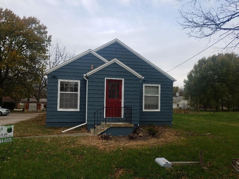 1305 Sunset Dr, Norwalk, IA à vendre - Photo de l’immeuble – Image 2 sur 8
