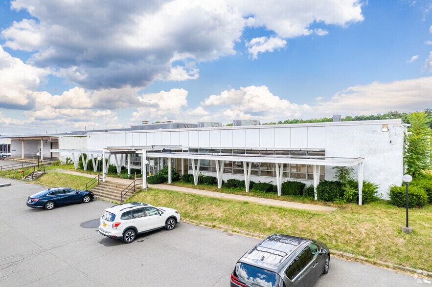1000 N South Rd, Scranton, PA à louer - Photo principale – Image 1 sur 32