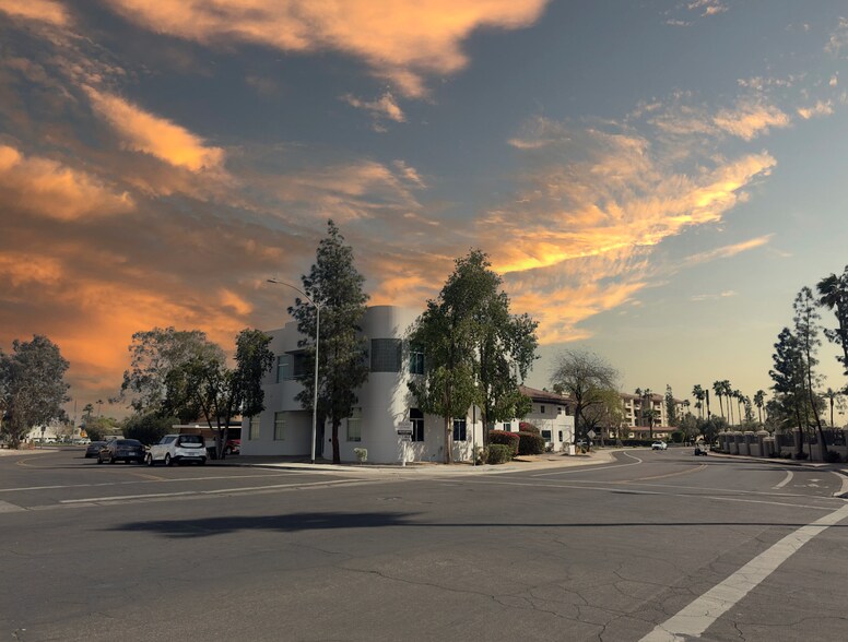 7505 E 6th Ave, Scottsdale, AZ à vendre - Photo de l’immeuble – Image 2 sur 4