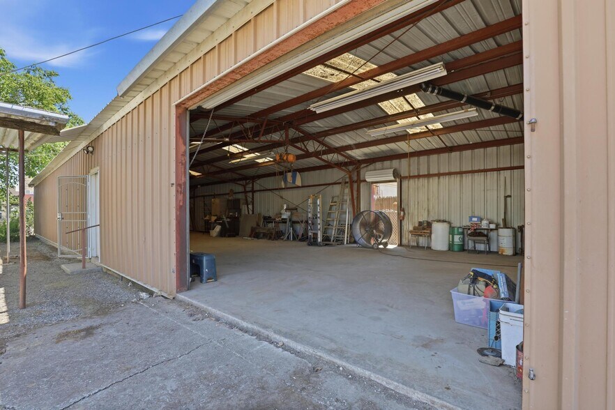 9978 Broadway, Live Oak, CA à vendre - Photo de l’immeuble – Image 3 sur 17