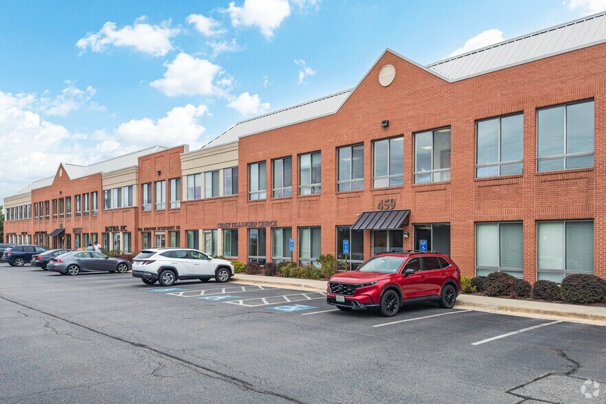 459 Herndon Pky, Herndon, VA à louer - Photo de l’immeuble – Image 3 sur 4