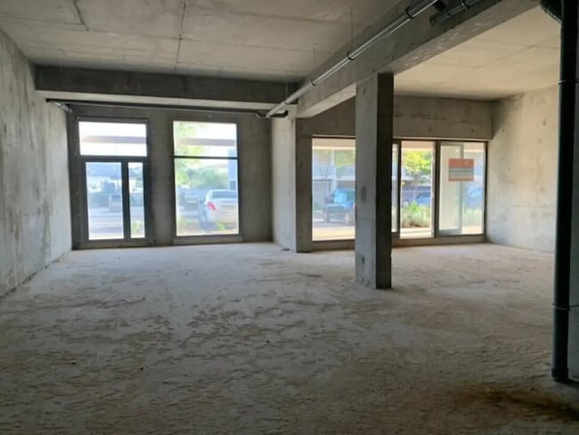 Plus de détails pour Local commercial à vendre