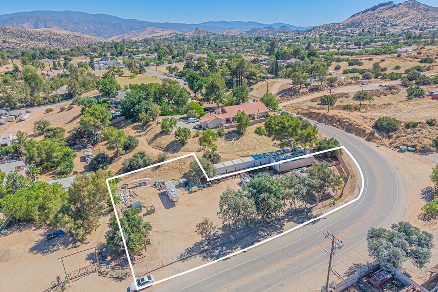 33604 Agua Dulce Canyon Rd, Agua Dulce, CA à vendre - Photo de l’immeuble – Image 3 sur 24