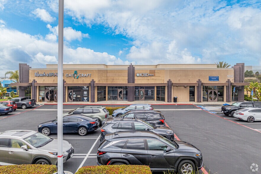 3211-3295 Business Park Dr, Vista, CA à louer - Photo de l’immeuble – Image 3 sur 11