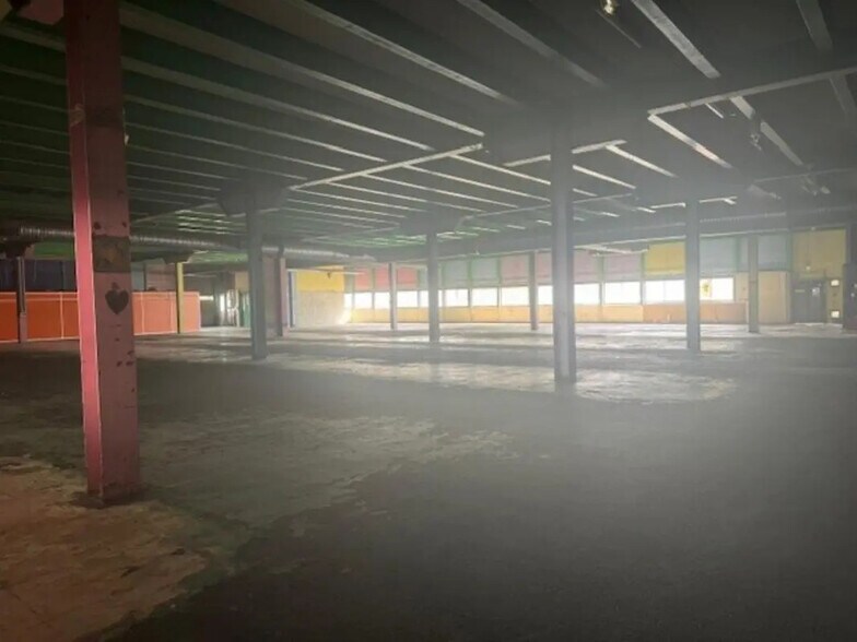 Local d’activités dans Saint-Denis à louer - Photo de l’immeuble – Image 2 sur 11