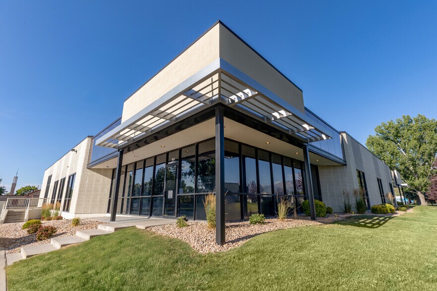 1182 W 2400 S, Salt Lake City, UT à louer - Photo de l’immeuble – Image 1 sur 4