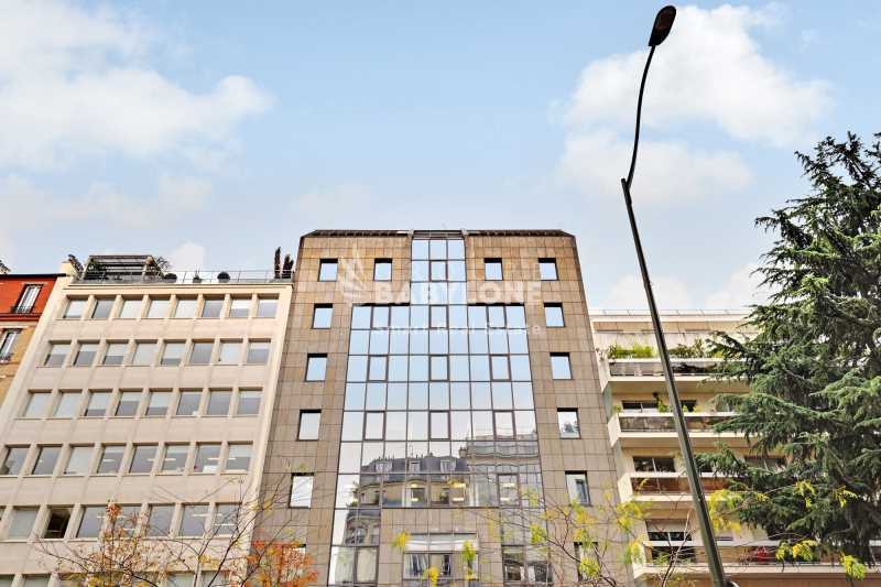 Bureau dans Levallois Perret à louer - Photo de l’immeuble – Image 2 sur 11