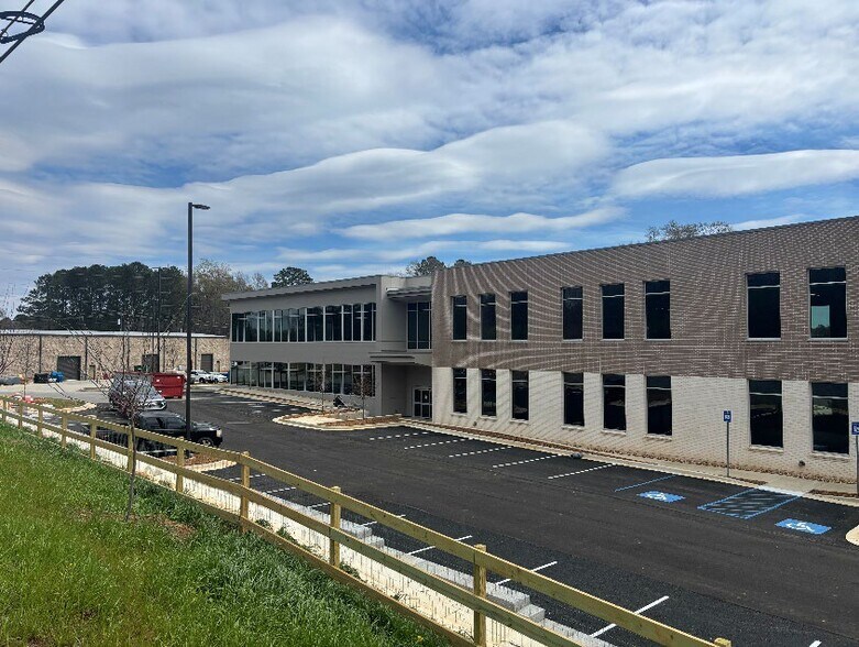 7355 Main St, Woodstock, GA à louer - Photo de la construction – Image 2 sur 6